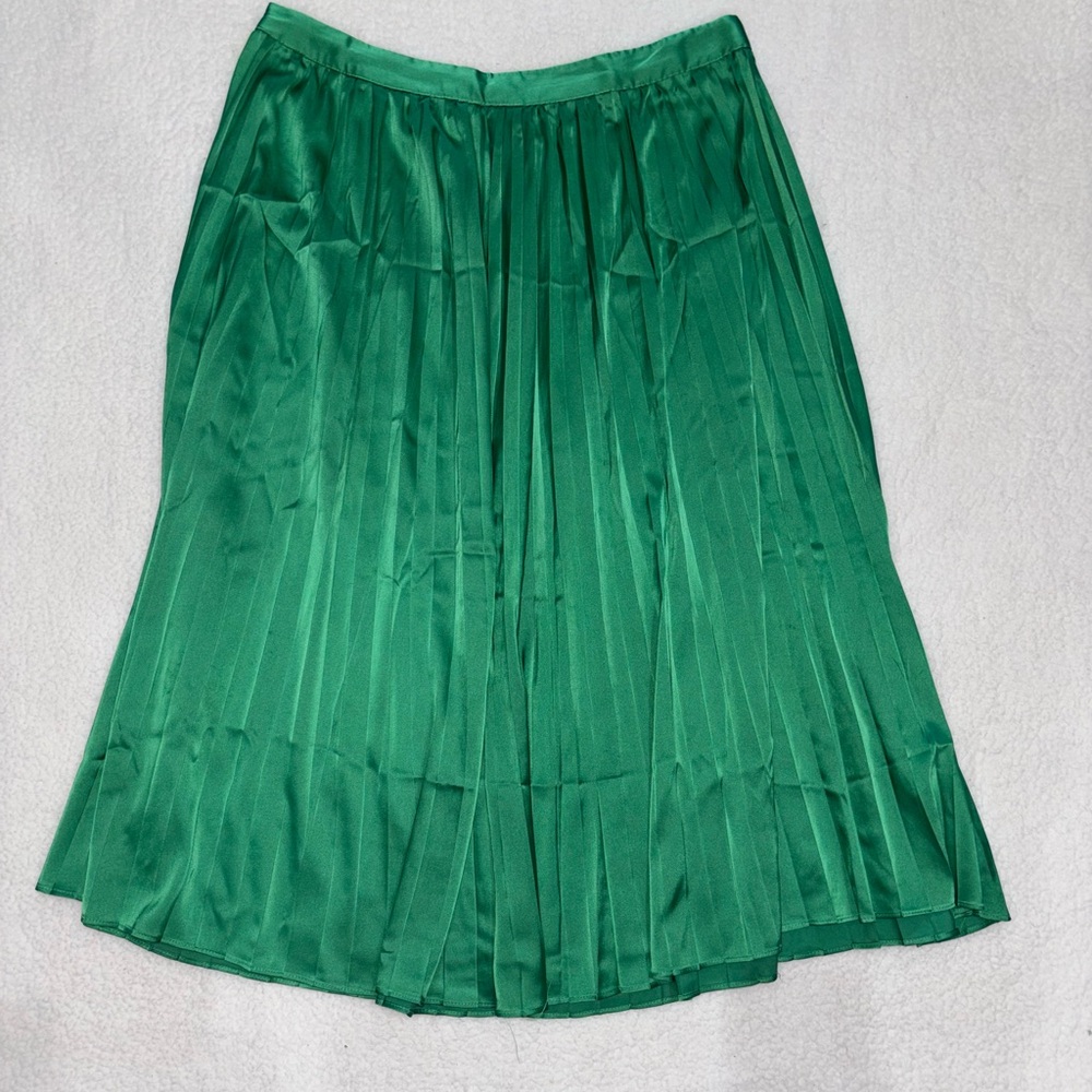 Elegant Emerald Green Midi Skirt